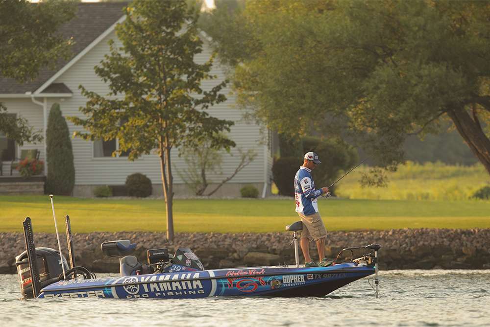 Bassmaster Magazine photographer Seigo Saito shares some of his favorite shots from the St. Lawrence River on Day 1. Here, he spies Todd Faircloth early in the day.
(To see more of Seigo's amazing photos - and enjoy a boatload of other great benefits - join B.A.S.S. today!) 