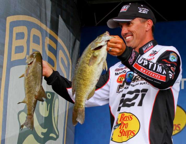 But Evers also caught fish on a War Eagle spinnerbait during the cloudy, rainy conditions on Day 1, and the âsecretâ 1/16-ounce black marabou jig, which was a key lure for several other anglers, on Day 4.