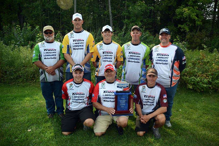 Here are the Northern Division qualifiers for the national championship. Front row: Nate Leonard (Ohio), Gary Atkins (Wisconsin), Corey Brant (Minnesota). Back row: Dave Watson (Indiana), Jeff Fischer (Michigan), Greg Vance (Iowa), Jami Fralick (South Dakota) and Dan Brown (Illinois). 