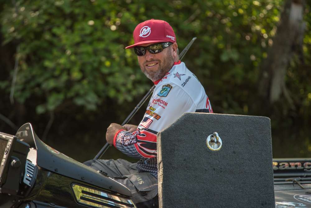 Hite commenting on the ducks swimming up and down the shore. âNotice you see a lot of young ducksâ¦probably because there arenât a ton of big bass that are snacking on them. If this were clear lake there wouldnât be any babies. No babies = big bass!â