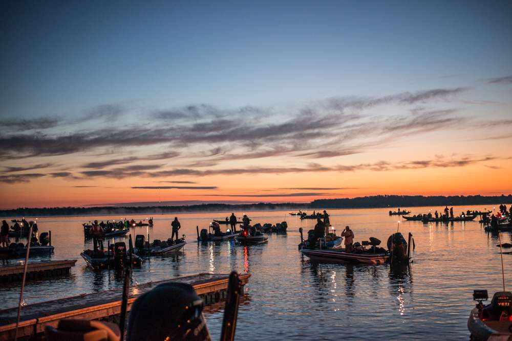 Once the sun began to rise, anglers were treated to a beautiful sunrise.