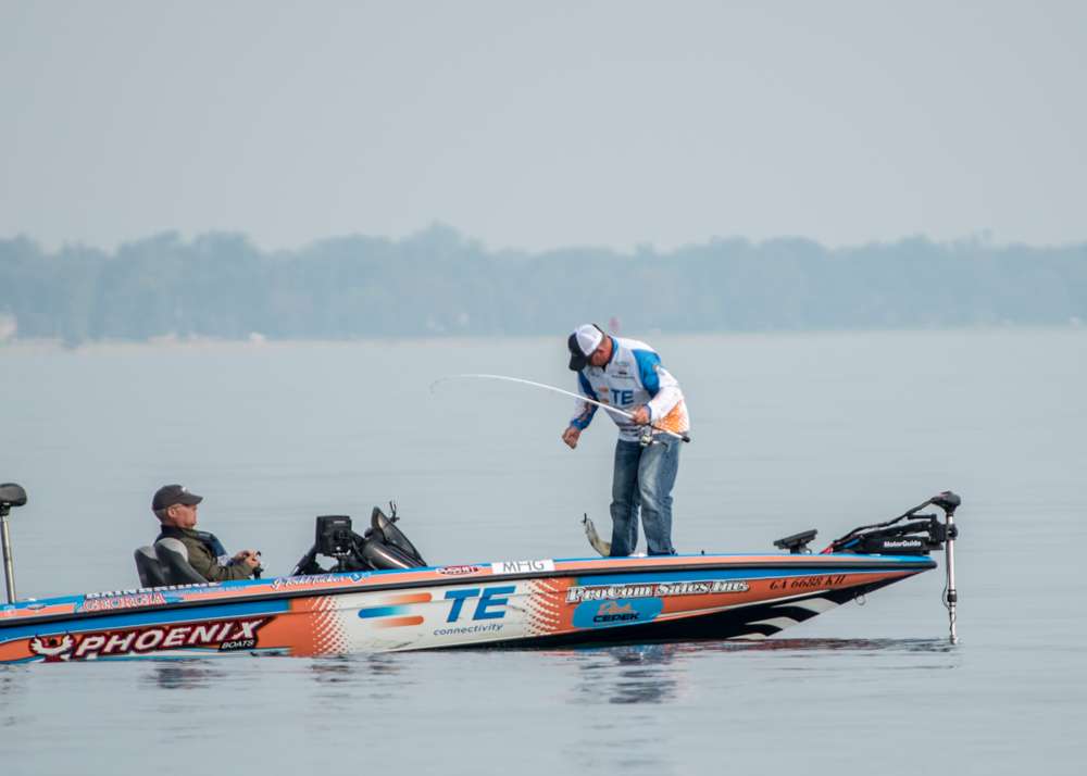 After two days with more than 19 pounds, Tucker slipped to 13-2 to finish 30th. 