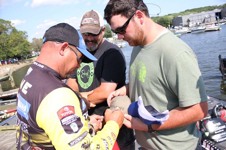 Bobby Lane took the time to sign some autographs for the fishing fans around Maryland.