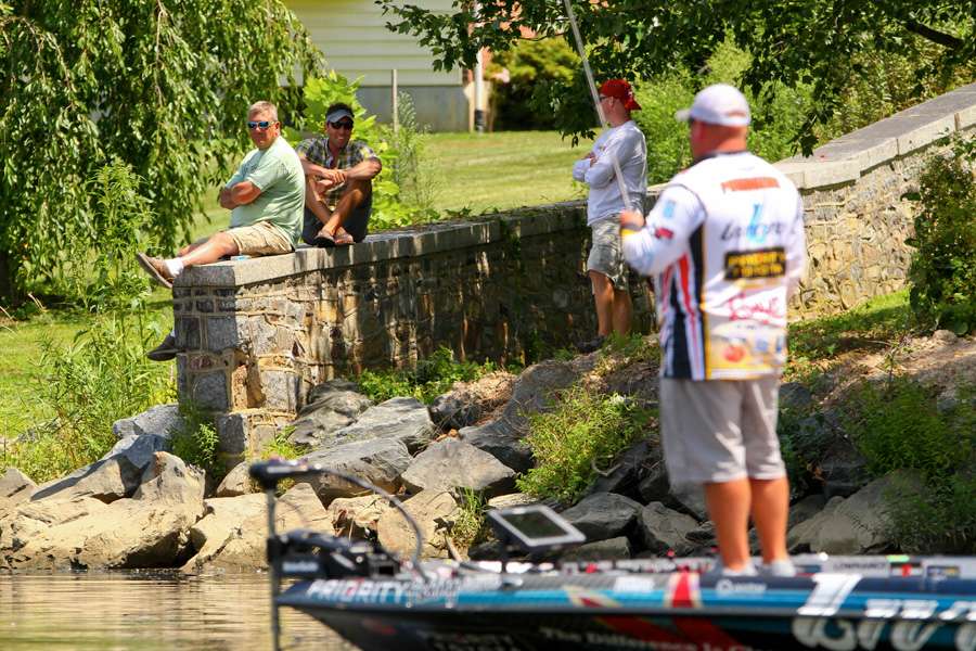 It was a nice day to be out on the water and watch the Elite Series pros do fish. 