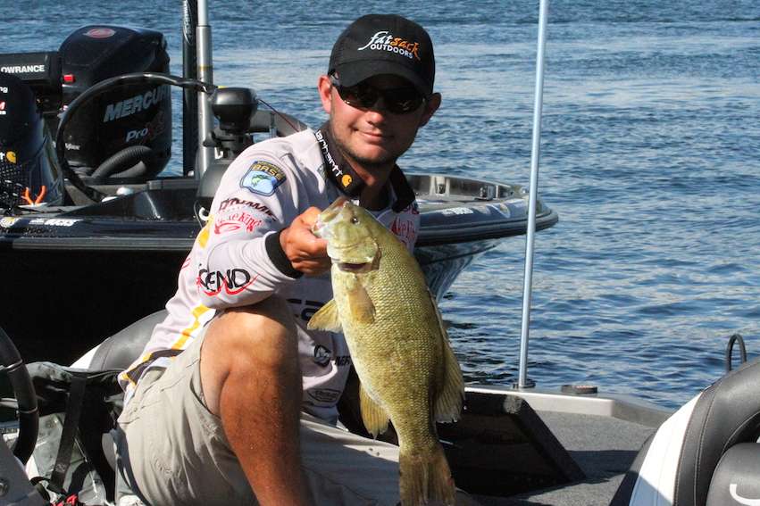 Lee sits in 41st place after bringing 15-9 to the scales.