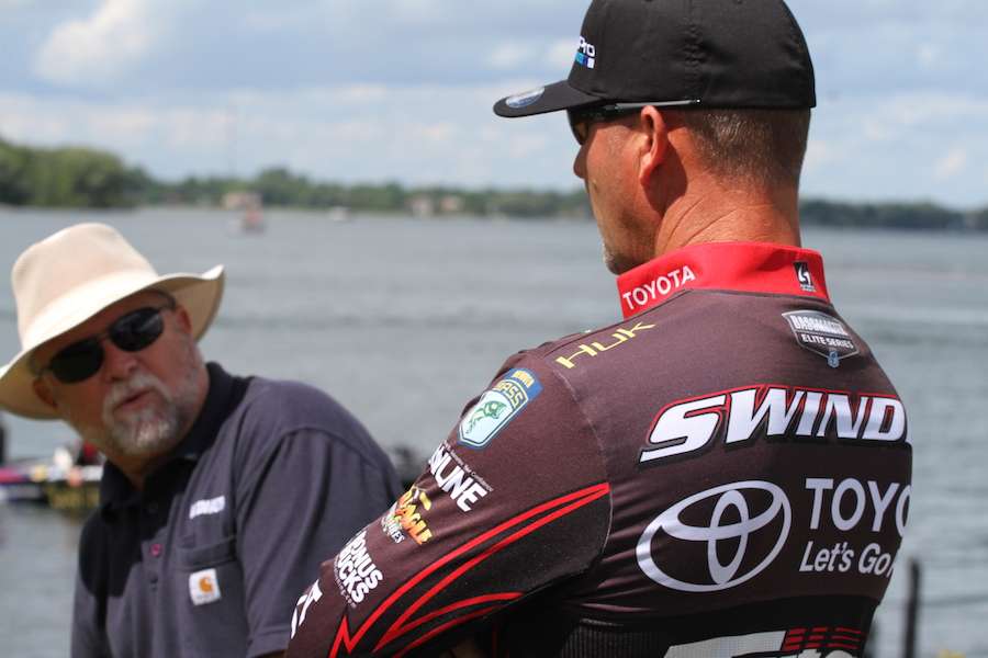Behind the scenes at Second Chance weigh-in - Bassmaster
