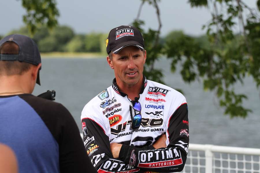 Edwin Evers gets interviewed. He maintained the lead after Day 3 but has just a 1-pound, 7-ounce gap.