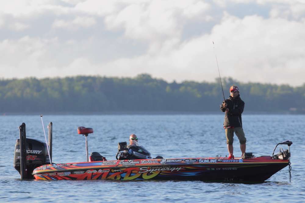 B.A.S.S. photographer Seigo Saito shares more shots from Day Three on the St. Lawrence River. He first finds Morizo Shimizu.