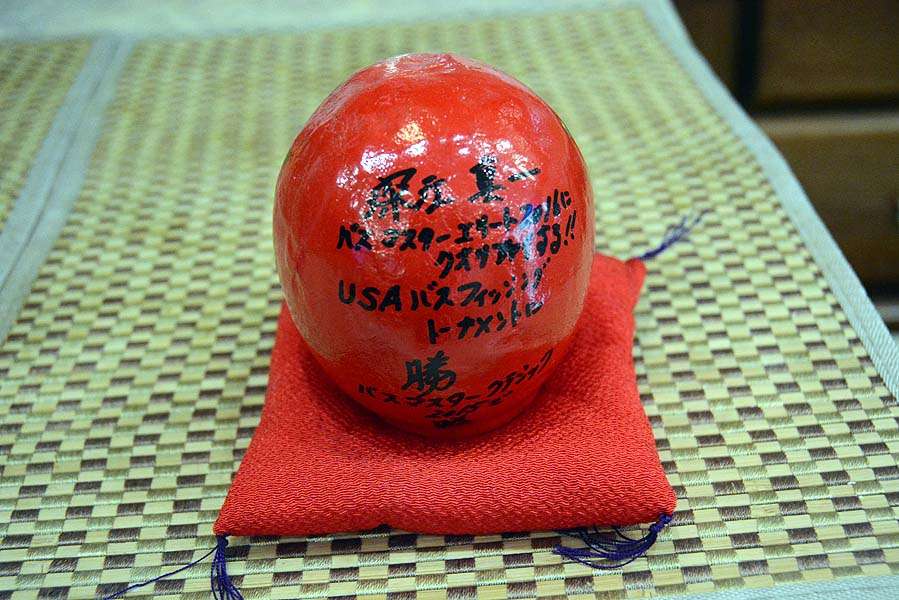 The wish is written on the back and it also includes winning another tournament in the United States. Shinâs last win came in 2014 at the Northern Open on Lake Champlain. 