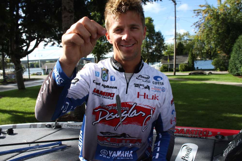 Pipkens goes with straight fluorocarbon when he rigs his dropshot and combines his mainline with a SPRO #10 swivel.