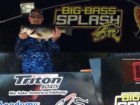 Scott Davis of Bossier City, LA weighed in a 8.05-pounder to take 5th place.