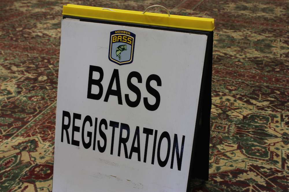 The 2015 Bass Pro Shops Bassmaster Northern Open #3 presented by Allstate registration gets underway, and the signs at Sawmill Resort direct anglers to the right areas.