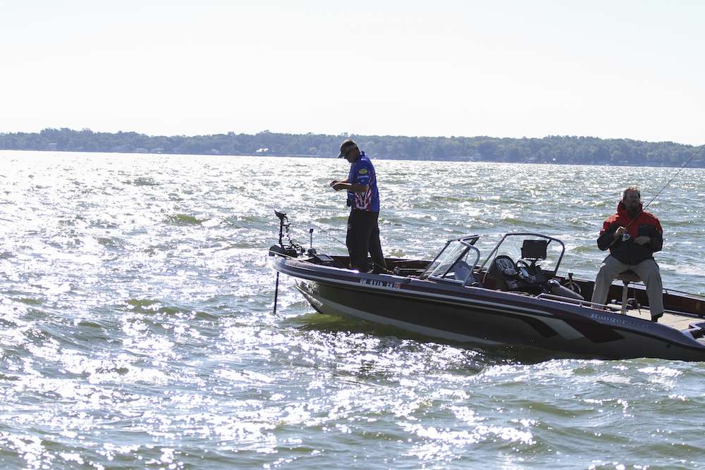 Matt Vermilyea is fighting for an Elite Series invitation, but was courteous enough to try and help Esmond catch his three-fish co-angler limit throughout Day 1.