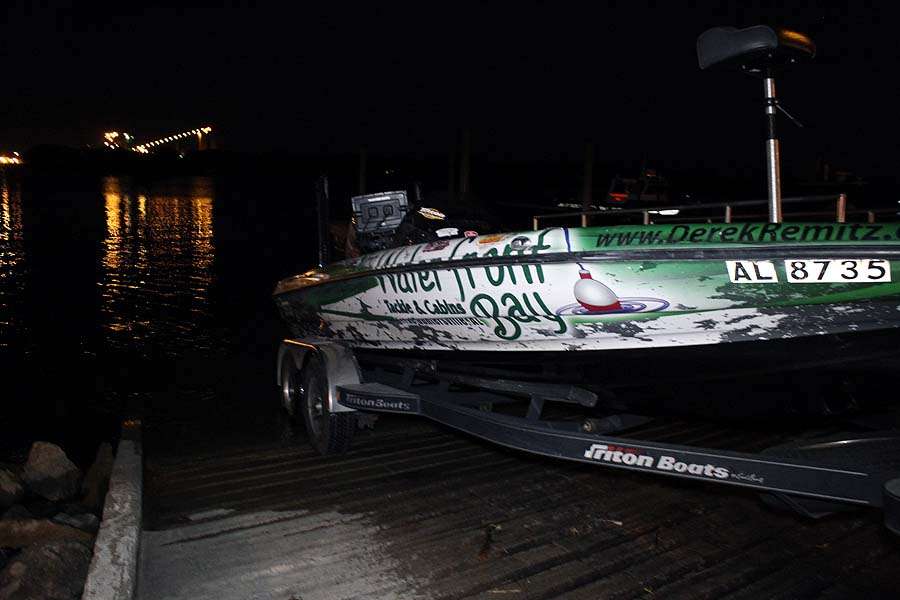 Derek Remitz leads the tournament and launches his boat. The Alabama pro is seeking a return to the Classic, which heâs qualified for three previous times.