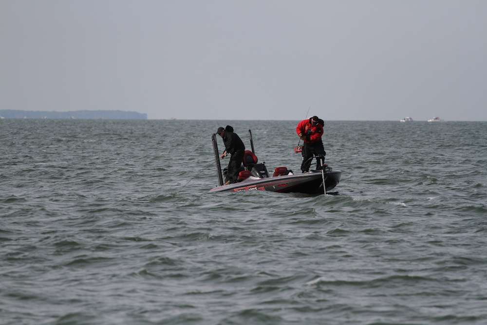 Take a ride with Whitney Stephens and Mike England as they battle for a chance at respective wins on both the pro and co-angler side of the final Northern Open on Lake Erie.
Stephens started the day 1-14 behind Day 2 leader Derek Remitz while co-angler Mike England started the day 2-11 behind Mark Shopene.

