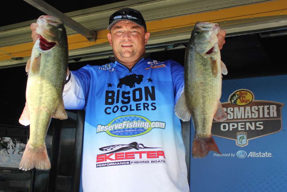 Tim Cline sets the bar early with 17-9 as the Day 1 weigh-in gets underway for the Bass Pro Shops Bassmaster Central Open presented by Allstate on Fort Gibson Lake. 