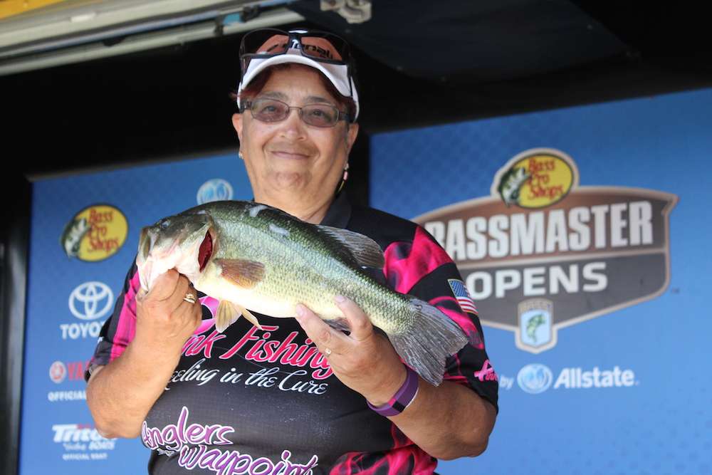 Kandie Candelaria brings in 4-12 to sit in 42nd on Day 1. 