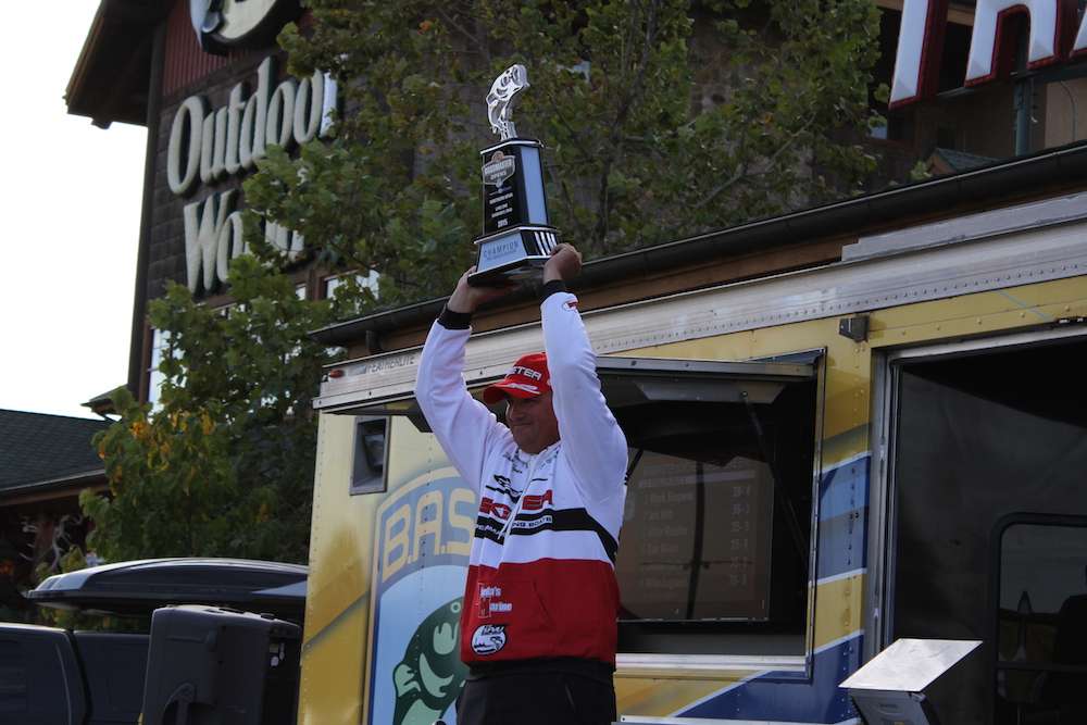 Stephens claims the title and a Bassmaster Classic berth.