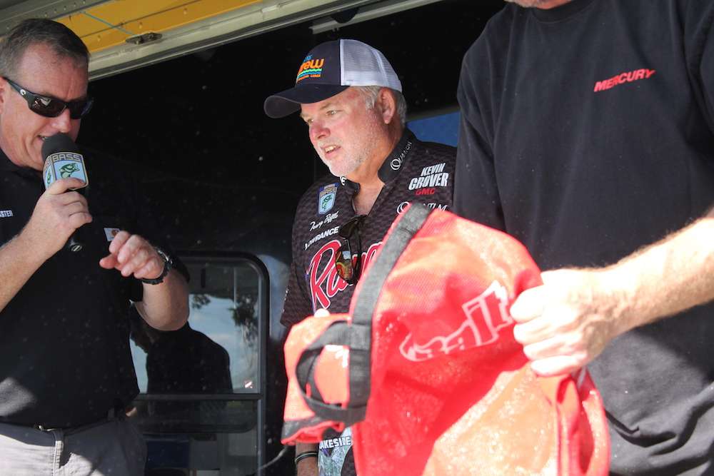 Local legend and Elite Series pro Tommy Biffle steps to the scales and doesn't disappoint. 