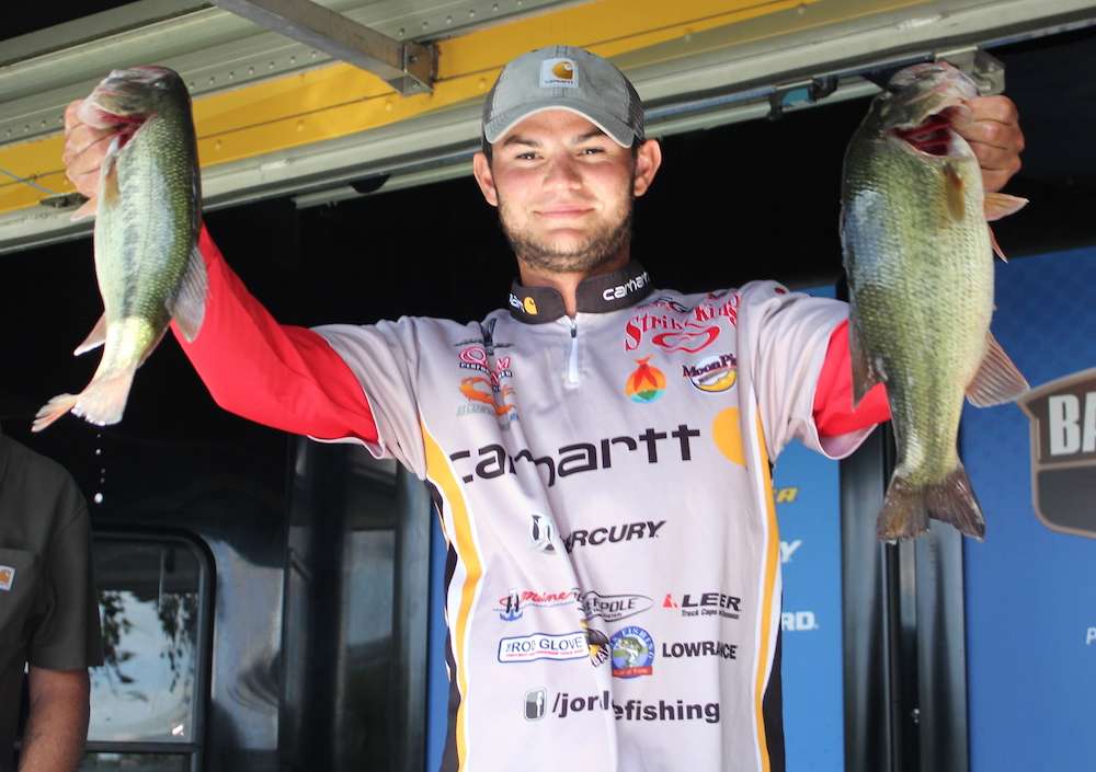 The Day 2 weigh-in gets underway for the 2015 Bass Pro Shops Central Open #2 presented by Allstate. As pros and cos vie for the Top 12 to fish tomorrow, Jordan Lee starts the day off and finishes 16th with 23-15. 