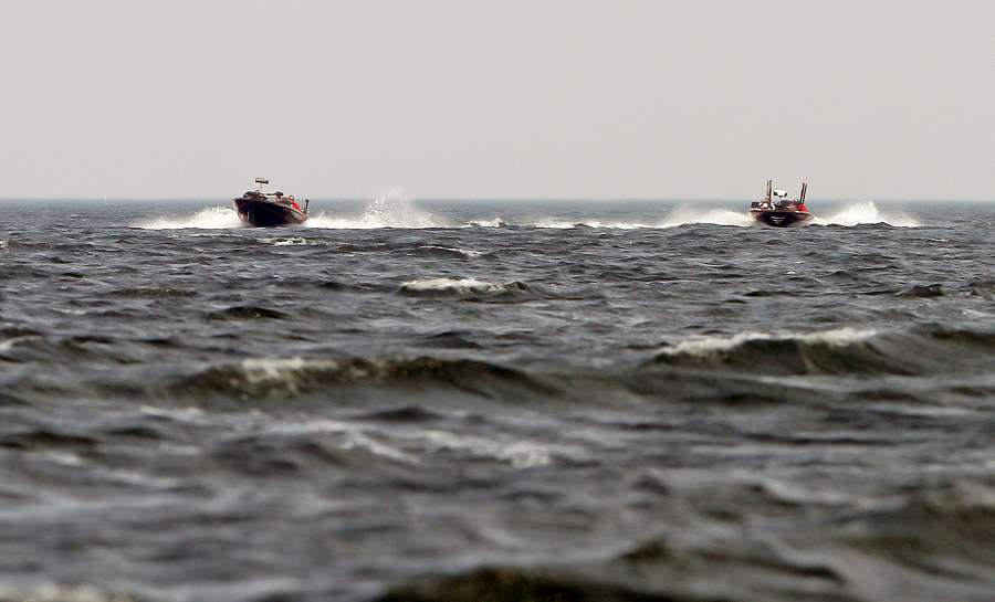 The contenders had made a long run north up the shoreline of Green Bay. 