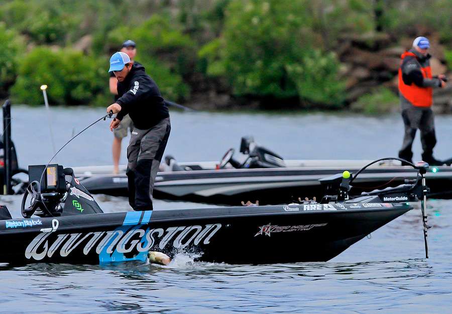 Tommy Biffle started the day in 2nd place, while Stetson Blaylock started 4th. The two contenders started Day 2 fishing side by side. Blaylock would strike first. 