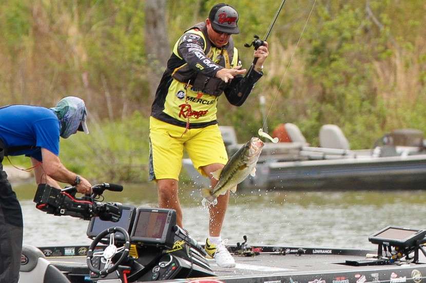 Reese shared water in Seibold Creek with Michael Iaconelli, who led the event for the first three days. The area was getting beat up, and Reese moved to Town Creek with his big swimbait. Hooking this fish showed him and us how this event would be eventually won.