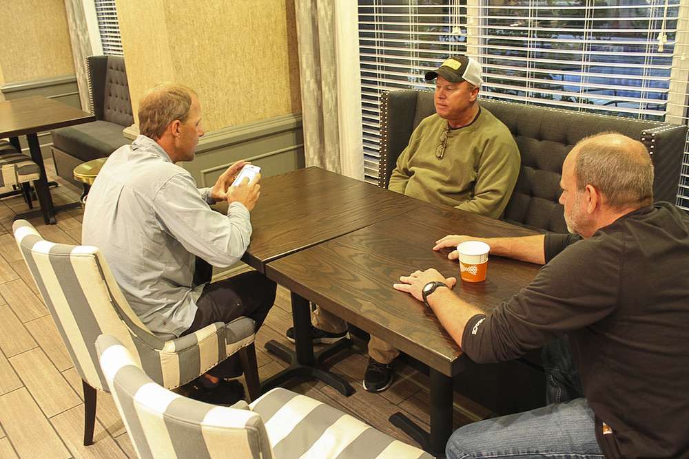 The morning starts in the lobby of our Lake Guntersville hotel as Aaron Martens, cameraman Rick Mason, Bassmaster.com writer Steve Wright and I meet for breakfast around 6:15 a.m.