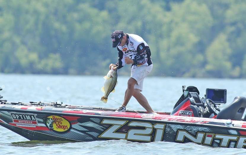 It looked like clear sailing for Evers, until Kevin VanDam put together several flurries that had him building a big weight on the final day. VanDam even took the lead on BASSTrakk, until Evers hooked up with a truly special fish.
