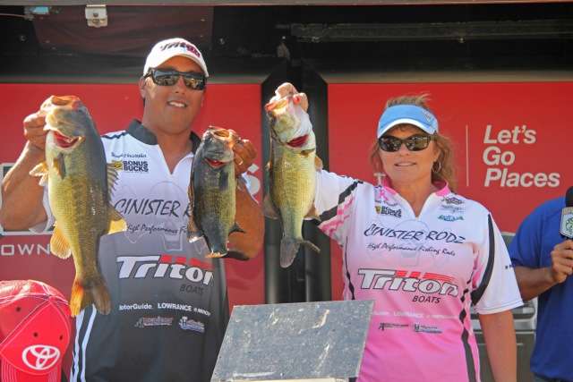 Gotta love the pink fishing jersey and a good stringer of bass that Team Christopher brought to the scales. 