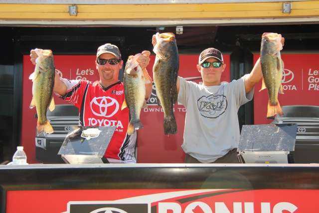 Robinson and Miller with an awesome stringer of Toledo Bend bass!