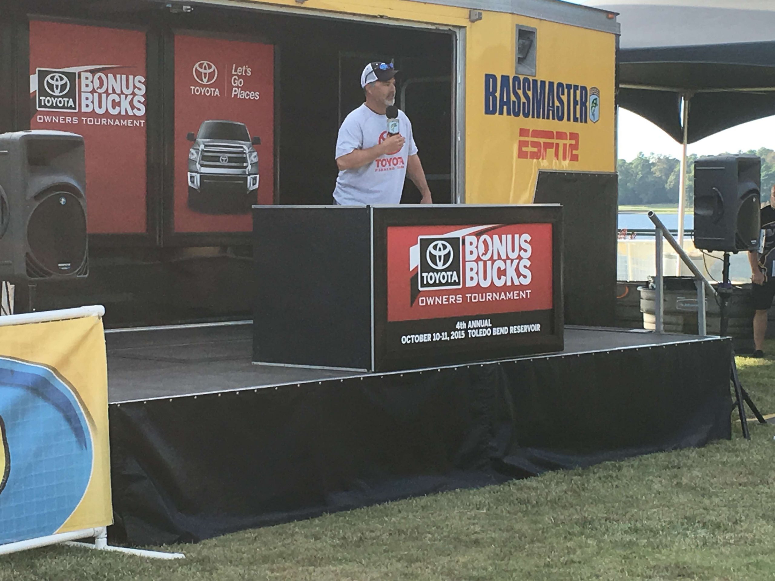 Bassmaster Editor James Hall is also the Master of Ceremonies for this event. Registration is officially underway.