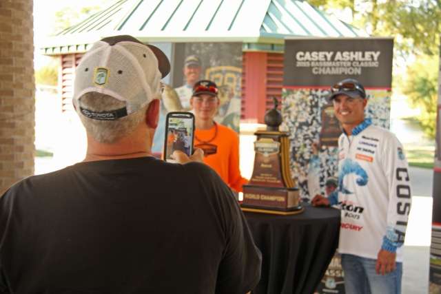 Bassmaster Classic Champ Casey Ashley was on-hand next to a booth hosted by his primary sponsor Costa Del Mar. They also gave-away free goodies, and Casey graciously posed with fans. 