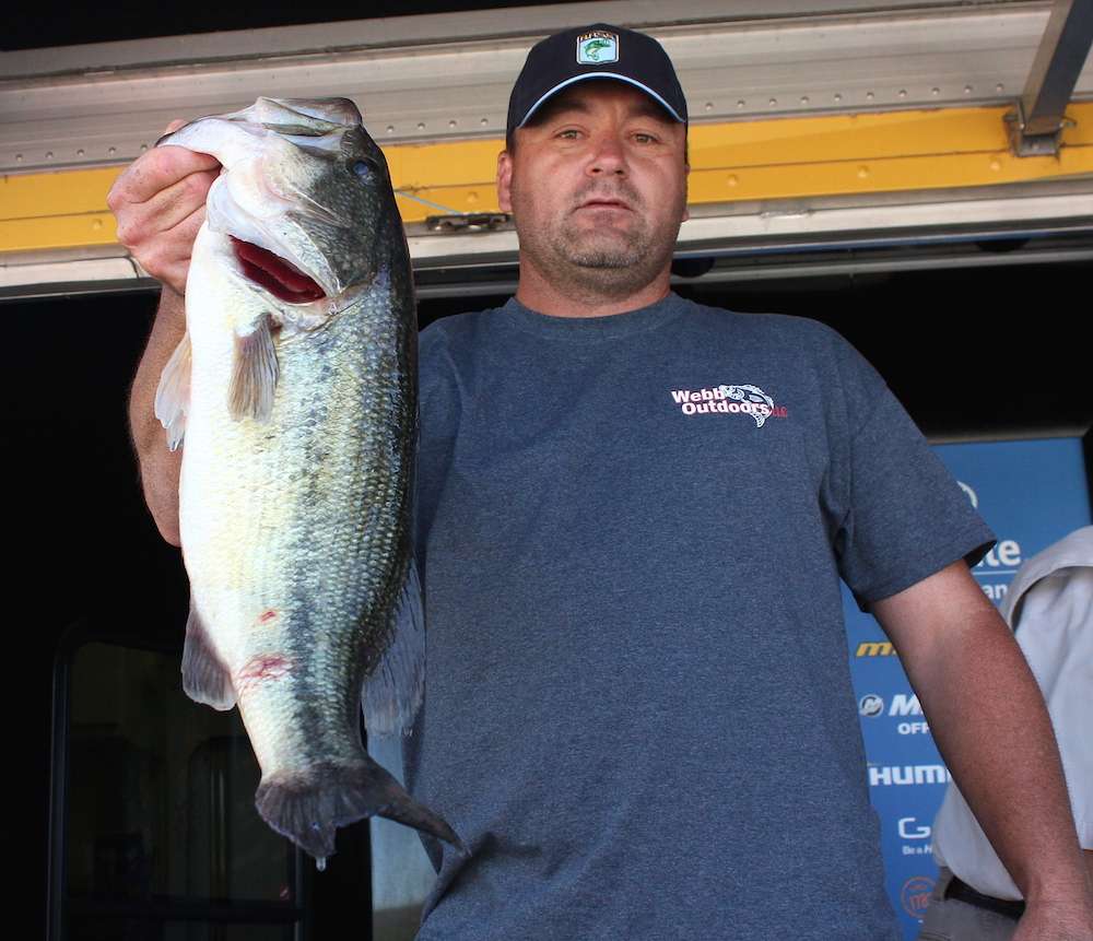 Co-angler Jason Newberry leads with a monster 3-fish limit worth 11-3 including the Day 1 Carhartt Big Bass worth 5-13.