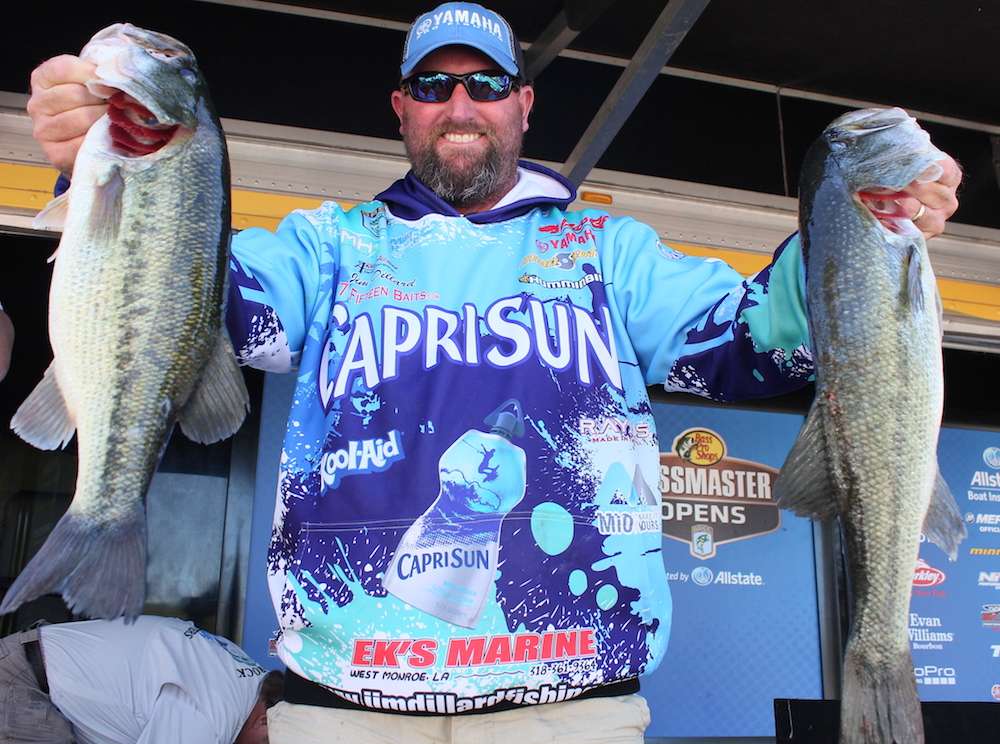 jim Dillard leads the Table Rock Lake Bass Pro Shops Central Open presented by Allstate after Day 1 with 16-15. 