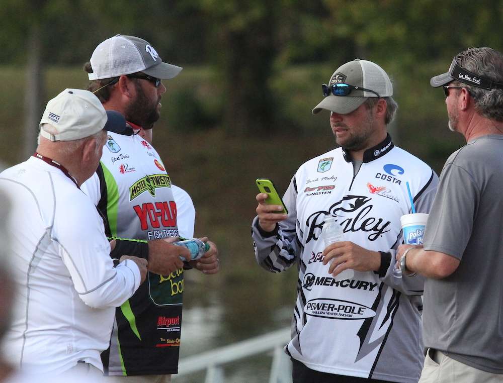 Clent Davis and Brock Mosley anxiously calculate the AOY standings, hoping they can hold on to one of the Top 5 spots and a Bassmaster Elite Series berth. 