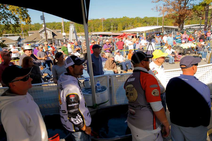 The crowd and first flight of anglers were ready to begin the weigh-inâ¦