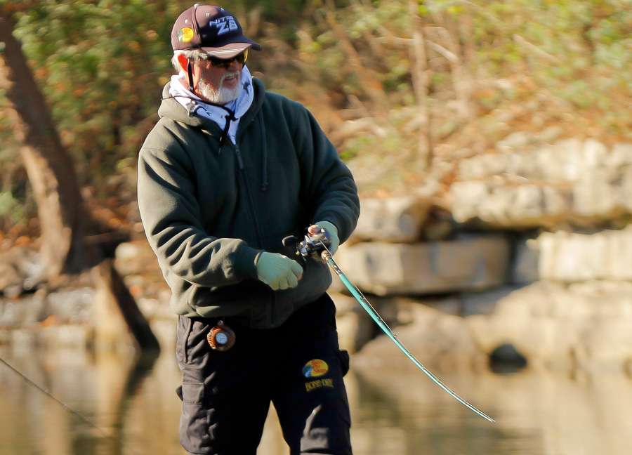 Clunn needs this win on Table Rock to qualify for his 33rd Bassmaster Classic. 