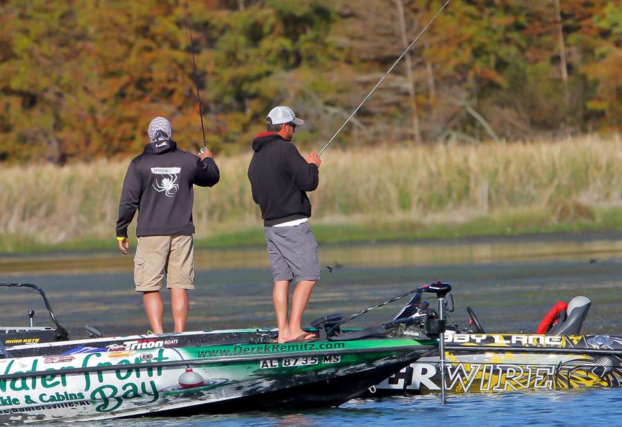 For a while Lane shared a stretch of water with fellow Elite Series pro Derek Remitz. Remitz started the day in 12th place with 15 pounds, 2 ounces. 