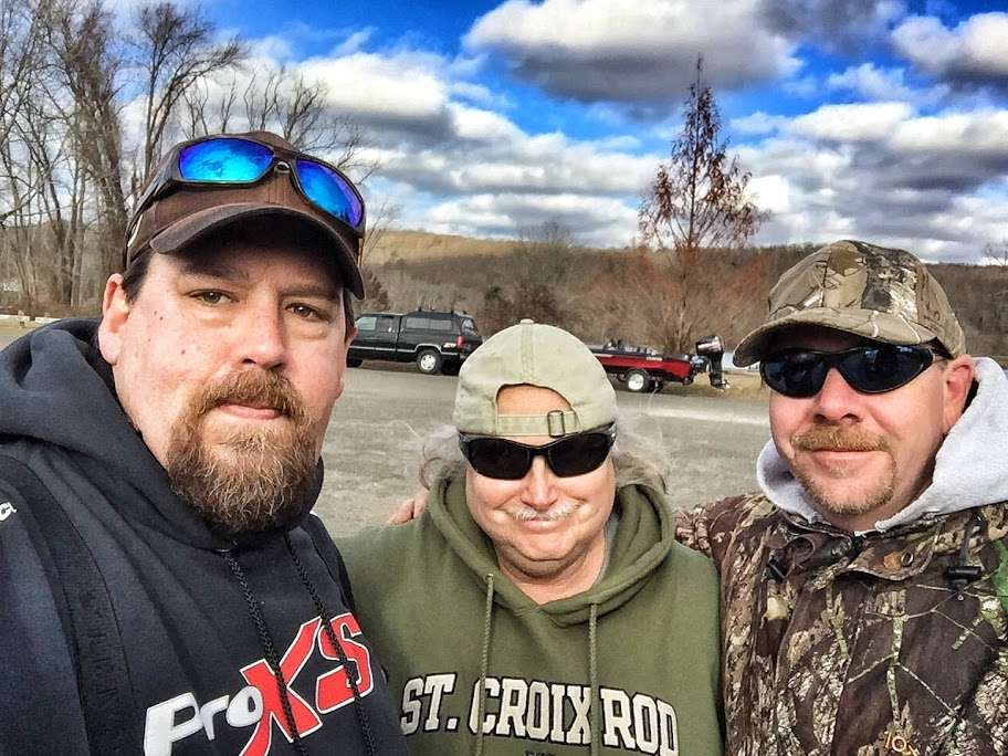 Dave, me, Jason...bald eagle watchers, smallmouth bass lookers...
