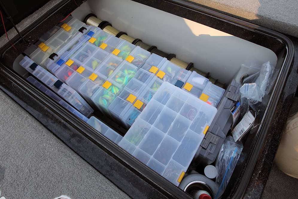 The center storage compartment is stocked full of what's hot at the moment. Typically, certain trays will be strategically positioned in the boat to optimize its performance. 