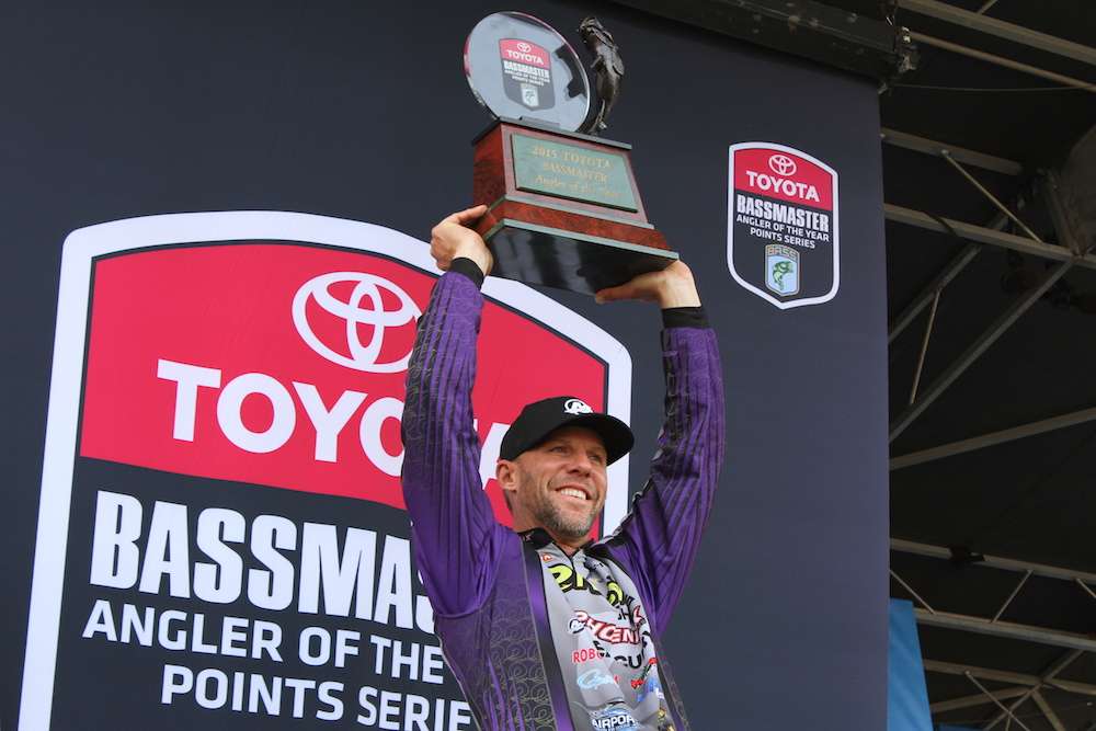 Aaron Martens had an incredible 2015 Bassmaster Elite Series season, the best statistical year since the inception of the Elite Series. With two victories, a second, third and only one finish worse than 15th for his regular season, his dominance is noted.