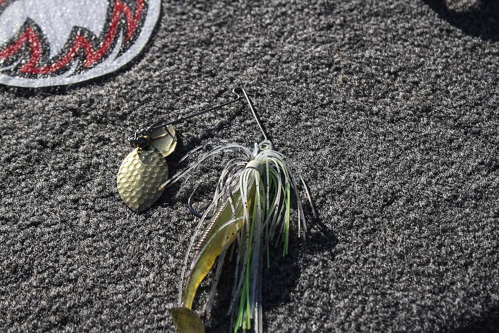 For Aaron Martens, 2015 will be a special year in the record books. The same can be said for the spinnerbait. A bait that had never factored in an Elite Series win ended up helping Martens win the Chesapeake Bay event, and it also was a reoccurring bait for Martens at other events like the Sabine River and St. Lawrence. At Sturgeon Bay during the fan expo, Martens was asked what bait was most important for him. Unlike his two other AOY title wins in which a crankbait played a role, the spinnerbait was in the spotlight this year.