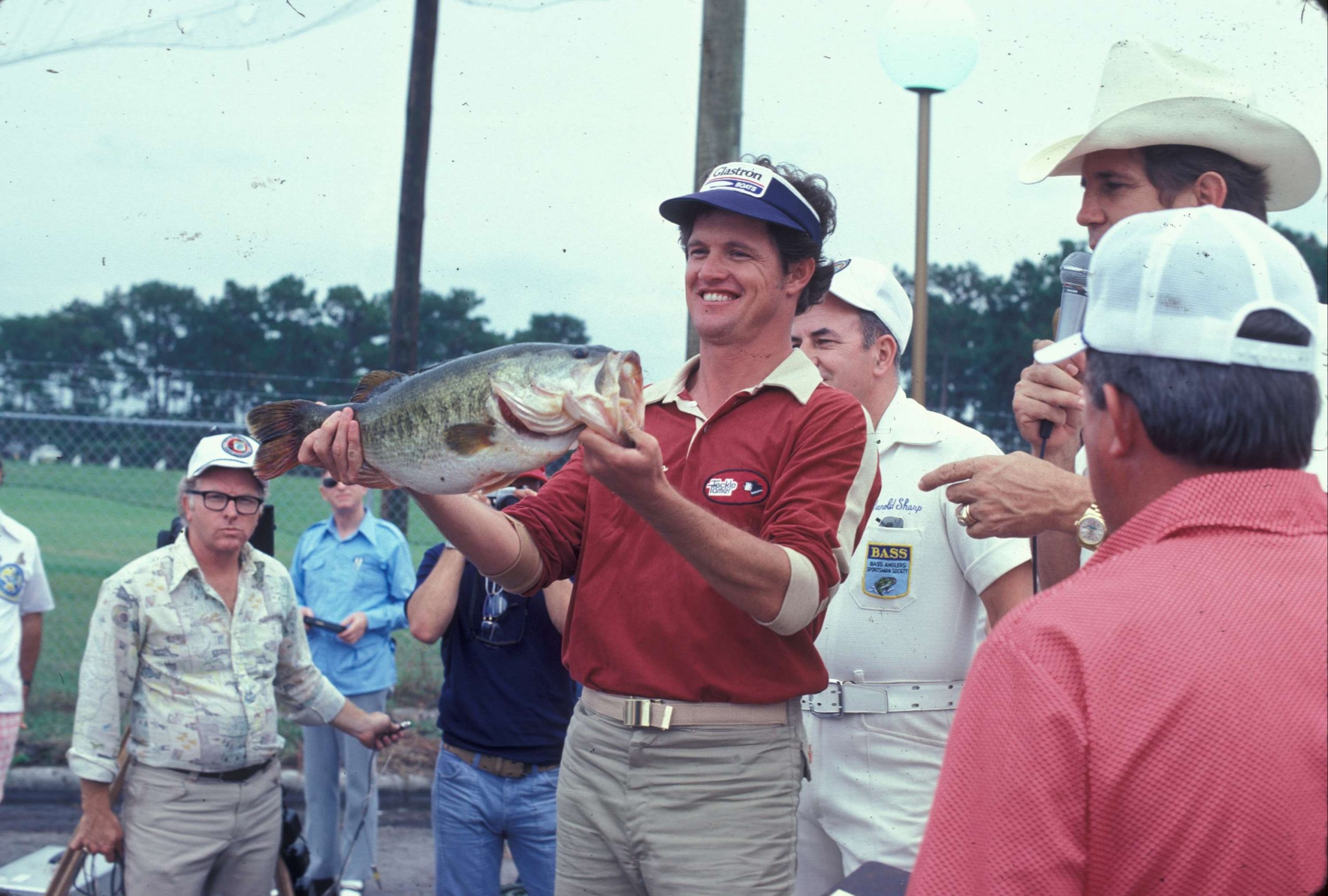 In 1977 Clunn collected two tournament Top 5s and ended up winning the Bassmaster Classic again.