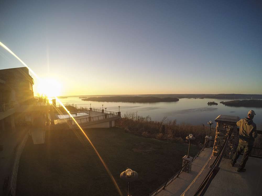 The sun begins to set on the the balcony of the Lake Guntersville Lodge.