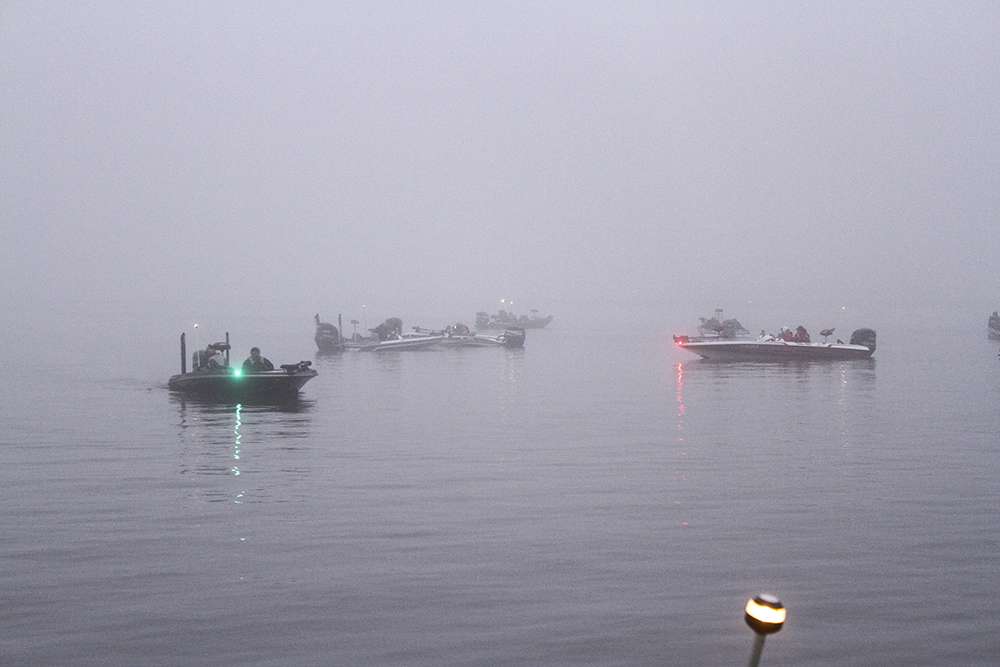 ...while other teams float alone in the dense fog and gather their gameplan for the day.