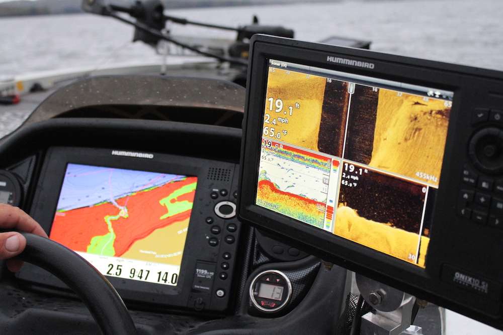 Using the setup with a unit in the dash dedicated to mapping, and a second unit used for Side Imaging, Down Imaging and 2D sonar on his Onix; Scroggins never has to hit a button to change views.