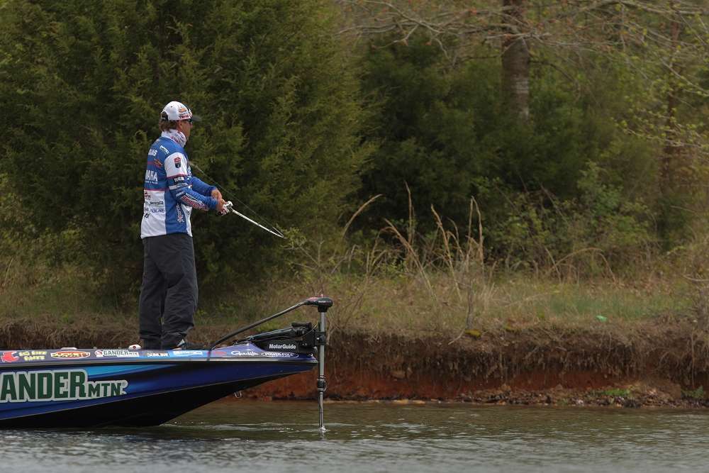 Rojas had three Top 10 finishes in 2015, including a fourth-place showing at the GEICO Bassmaster Classic presented by GoPro on South Carolina's Lake Hartwell. He was the Day 1 leader of that event with 21 pounds, 2 ounces.