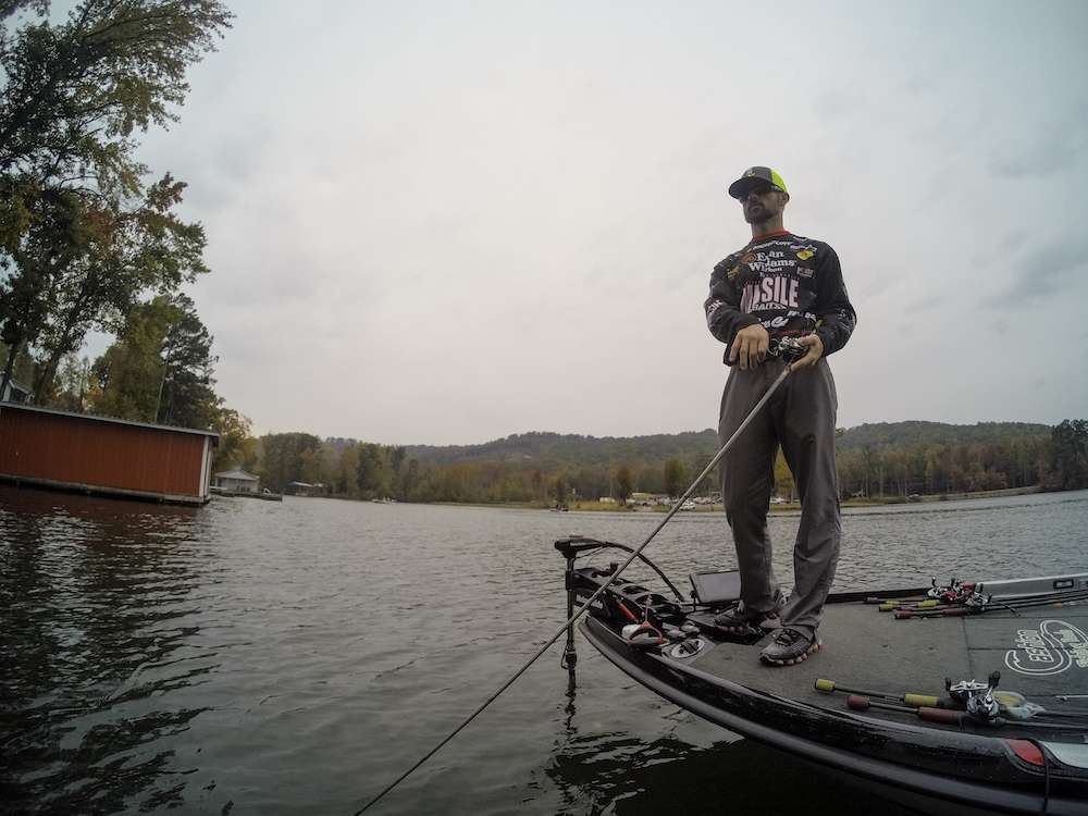 Bassmaster Elite Series pro John Crews finished off his 2015 season in 22nd place in the Toyota Angler of the Year standings. This included five checks in eight regular season events, as well as three Top 20 finishes. See how he sets up his graphs on his boat.