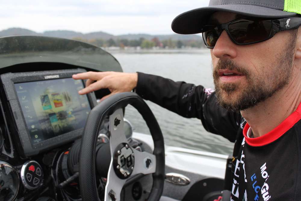 When Crews is in the cockpit of his boat and drives to his next spot, he prefers a few unit presets so he can efficiently get to his spot.